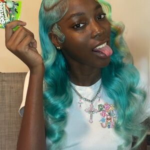 Vibrant Teal Wavy Hair Extensions!